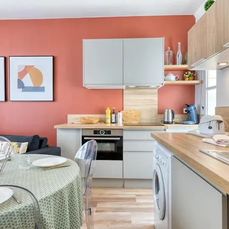 Rafael F2 Bourgeois Avec Jardin Appartement *