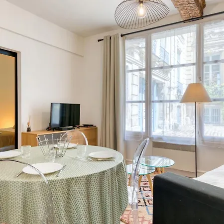 Rafael F2 Bourgeois Avec Jardin